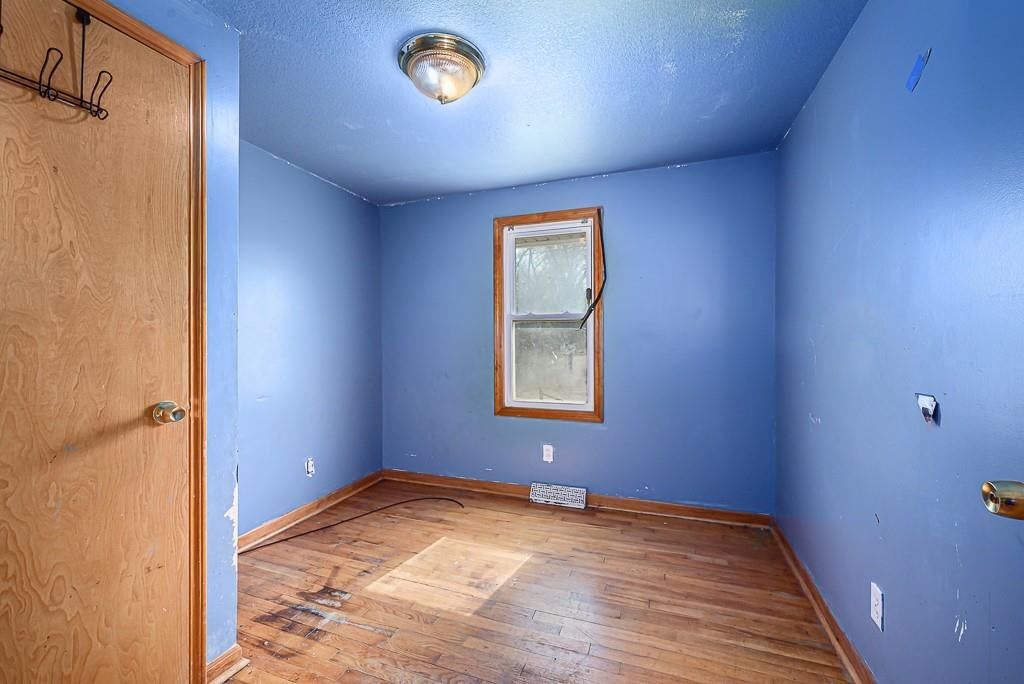Photo 8 of 17 - 5530 sloan Avenue, Kansas City, KS 66104