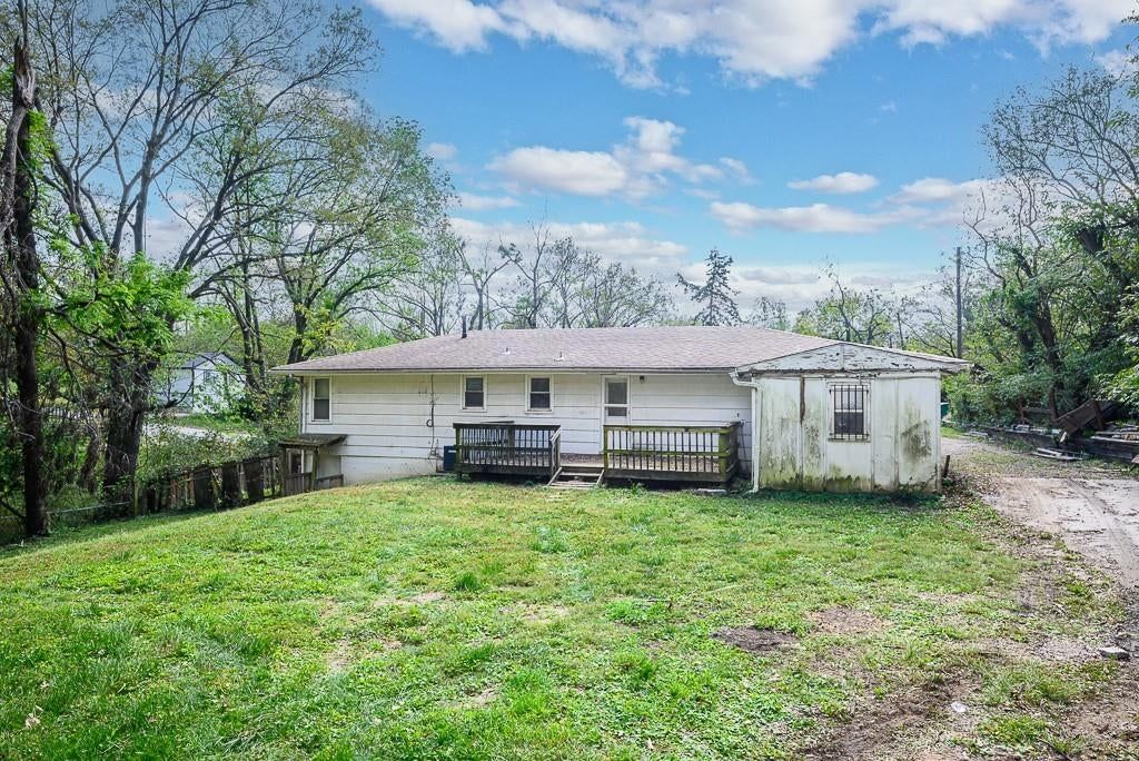 Deck and big backyard at 5530 sloan Avenue, Kansas City, KS 66104