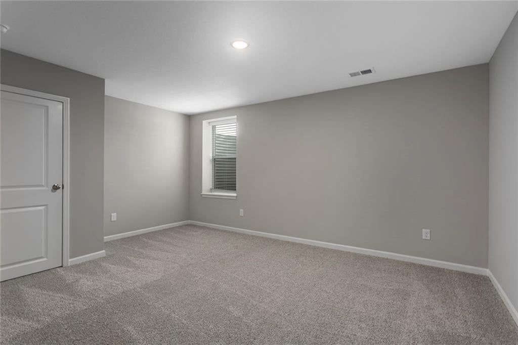 Photo 28 of 32 - 603 Wiltshire Drive, Raymore, MO 64083