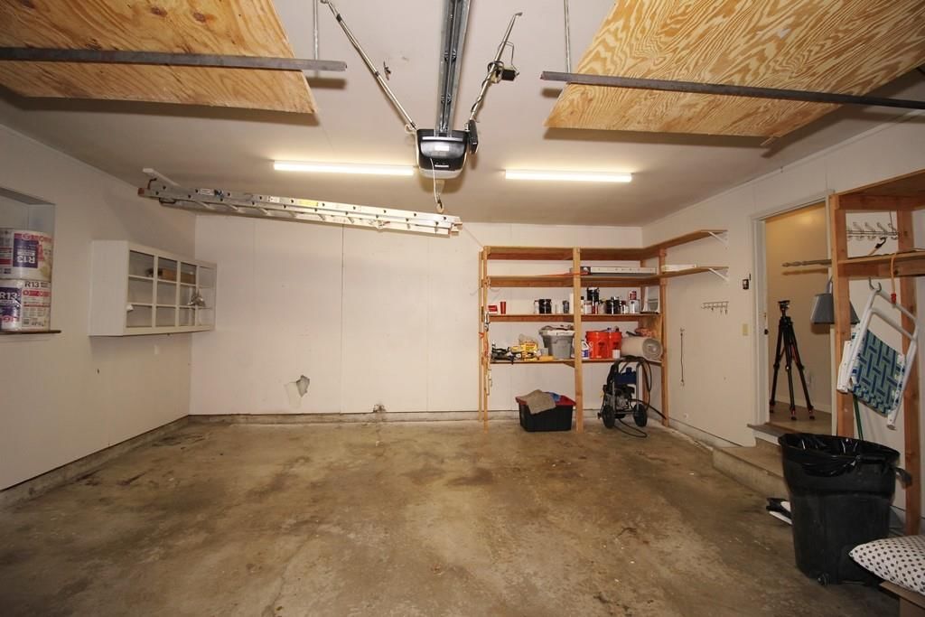 Photo 44 of 50 - 1212 NW Fairway Circle, Blue Springs, MO 64014