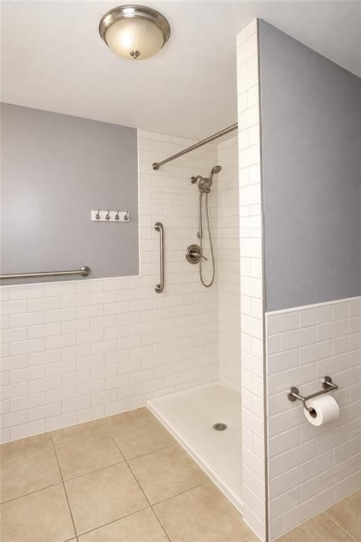 Photo 18 of 50 - 1212 NW Fairway Circle, Blue Springs, MO 64014