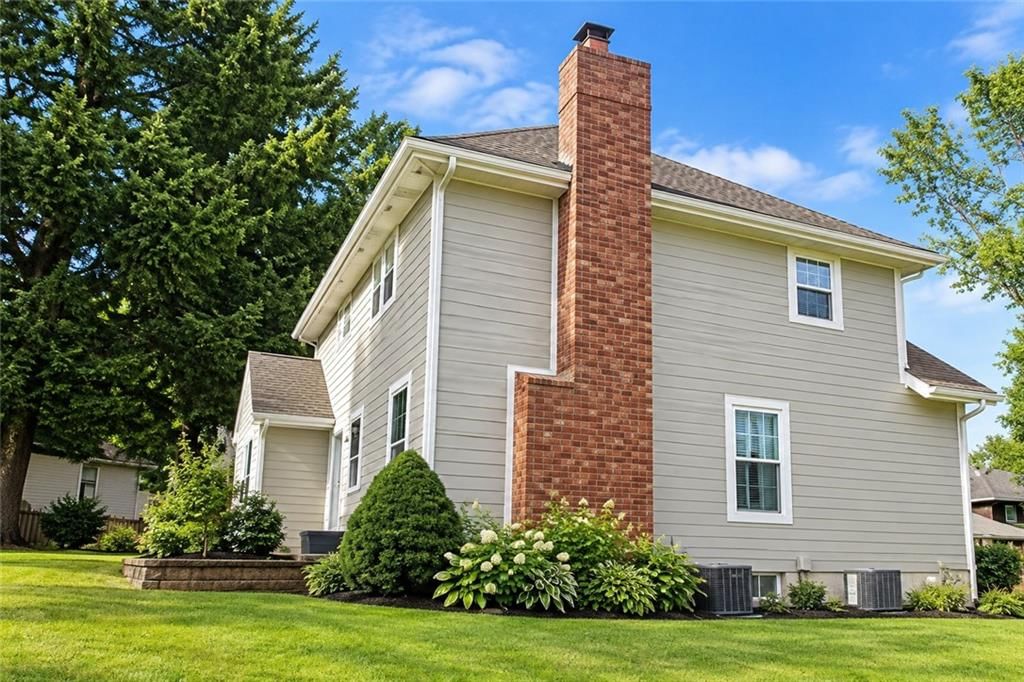 Photo 45 of 50 - 1212 NW Fairway Circle, Blue Springs, MO 64014