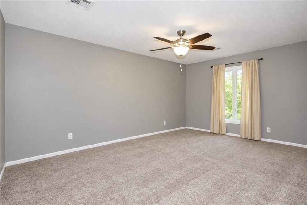 Photo 20 of 50 - 1212 NW Fairway Circle, Blue Springs, MO 64014