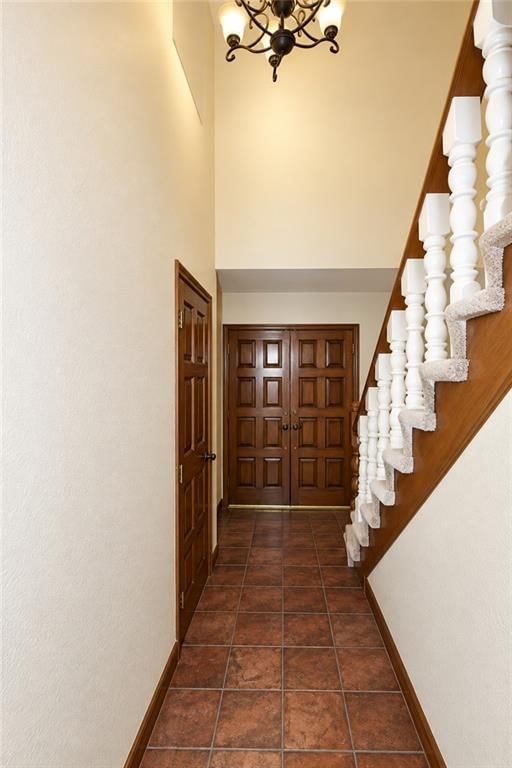 Photo 11 of 50 - 1212 NW Fairway Circle, Blue Springs, MO 64014
