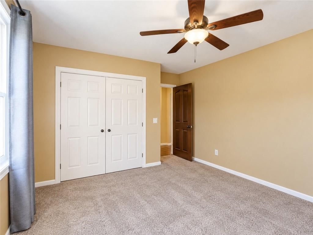 Photo 27 of 50 - 1212 NW Fairway Circle, Blue Springs, MO 64014