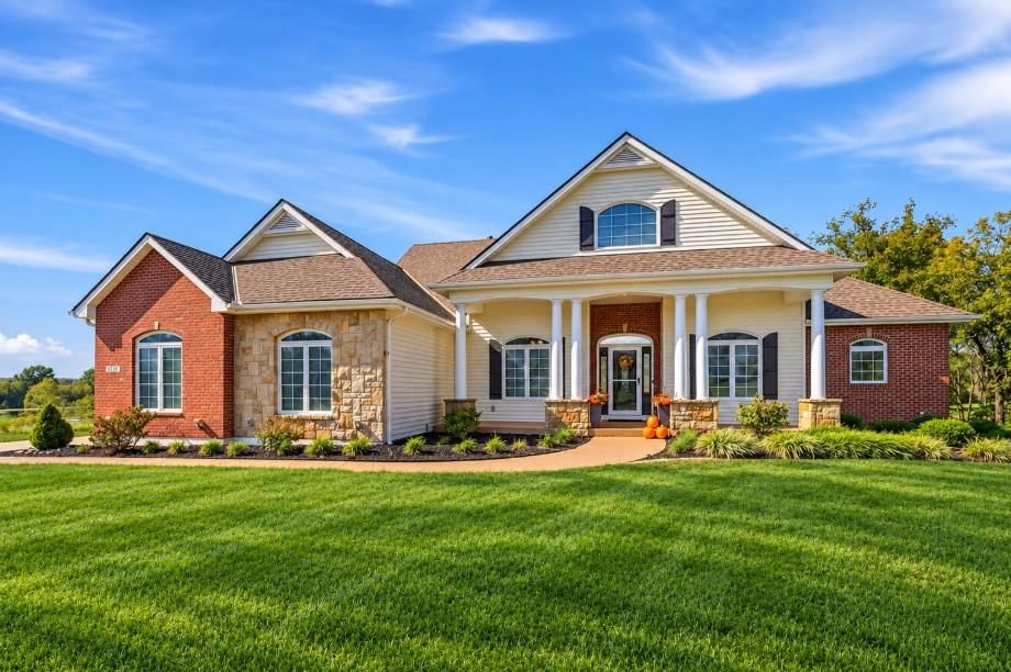 Photo 1 of 88 - 1501 Whispering Ridge, Pleasant Hill, MO 64080