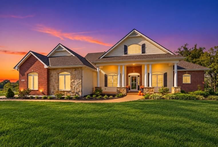 Photo 3 of 88 - 1501 Whispering Ridge, Pleasant Hill, MO 64080
