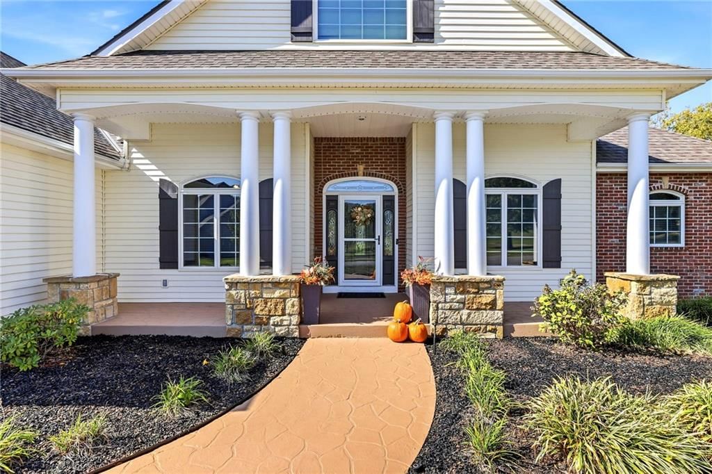 Photo 5 of 88 - 1501 Whispering Ridge, Pleasant Hill, MO 64080
