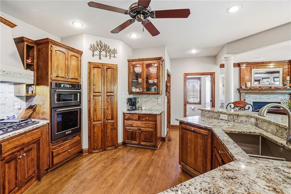 Photo 23 of 88 - 1501 Whispering Ridge, Pleasant Hill, MO 64080