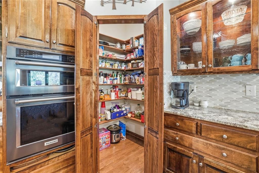 Photo 25 of 88 - 1501 Whispering Ridge, Pleasant Hill, MO 64080