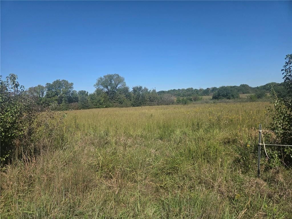 32570 Old KC Road, Paola, KS