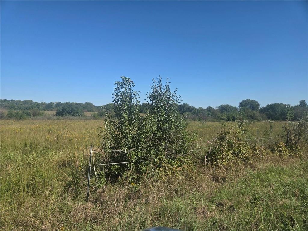 32570 Old KC Road, Paola, KS: listing photo 2