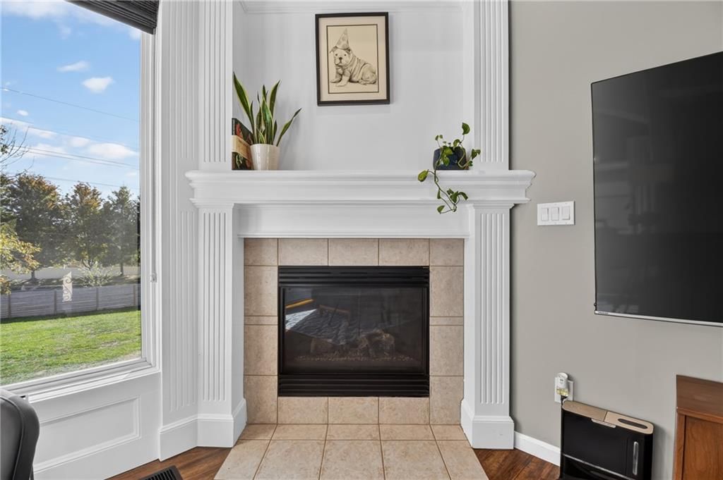 963 NW Dogwood Drive, Grain Valley, MO