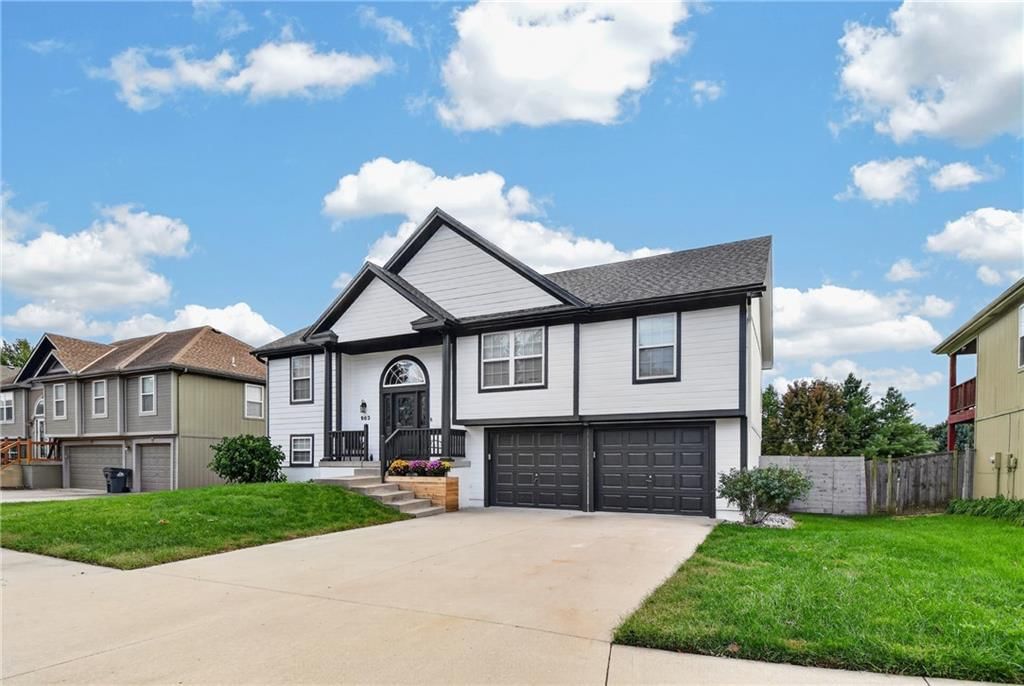 963 NW Dogwood Drive, Grain Valley, MO: listing photo 3