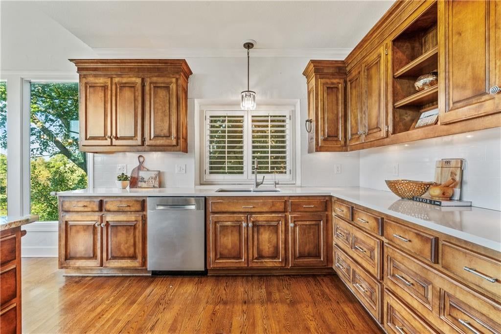 Photo 18 of 65 - 3608 W 153rd Street, Leawood, KS 66224
