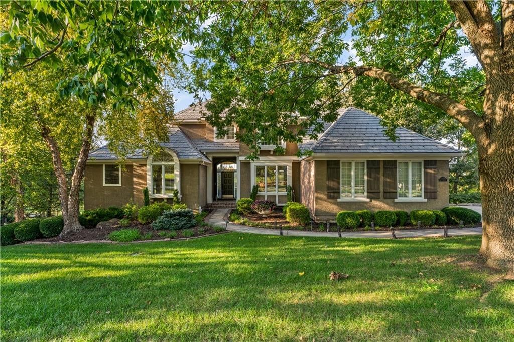 3608 W 153rd Street, Leawood, KS