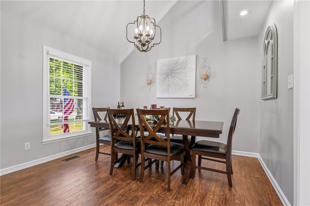 Statement lighting at 14513 90TH Court, Lenexa, KS 66215