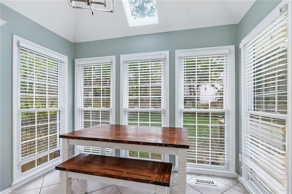 Photo 9 of 28 - 14513 90TH Court, Lenexa, KS 66215
