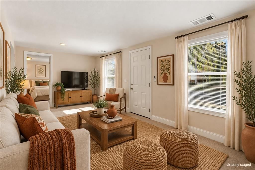 Photo 3 of 30 - 4922 Blue Lane, Kansas City, KS 66104