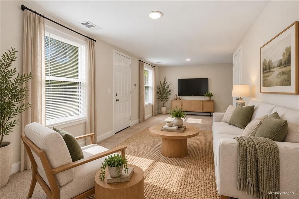 Photo 7 of 30 - 4922 Blue Lane, Kansas City, KS 66104