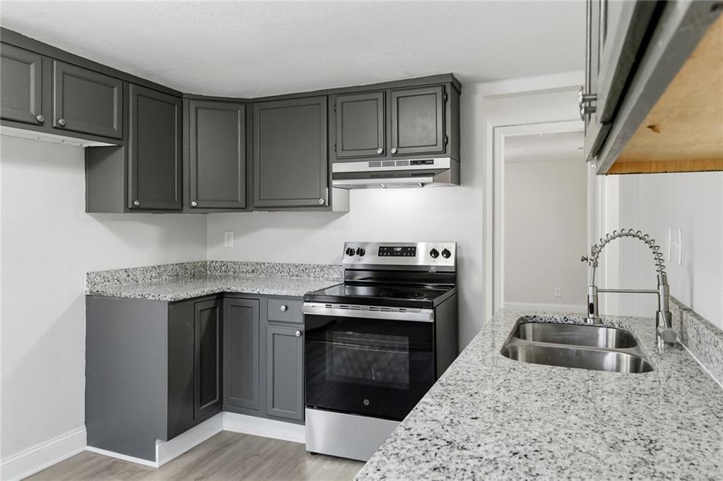 Photo 17 of 30 - 4922 Blue Lane, Kansas City, KS 66104