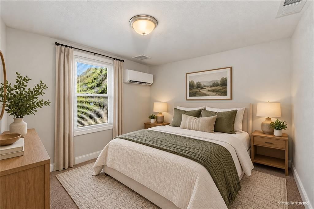 Photo 19 of 30 - 4922 Blue Lane, Kansas City, KS 66104