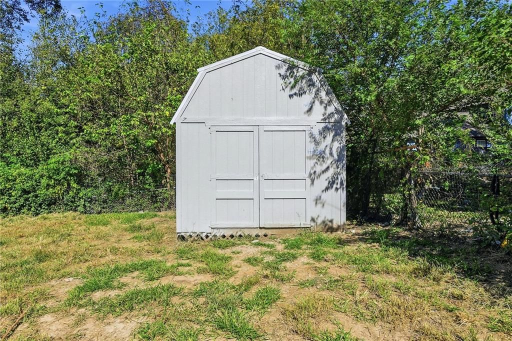 Photo 30 of 30 - 4922 Blue Lane, Kansas City, KS 66104