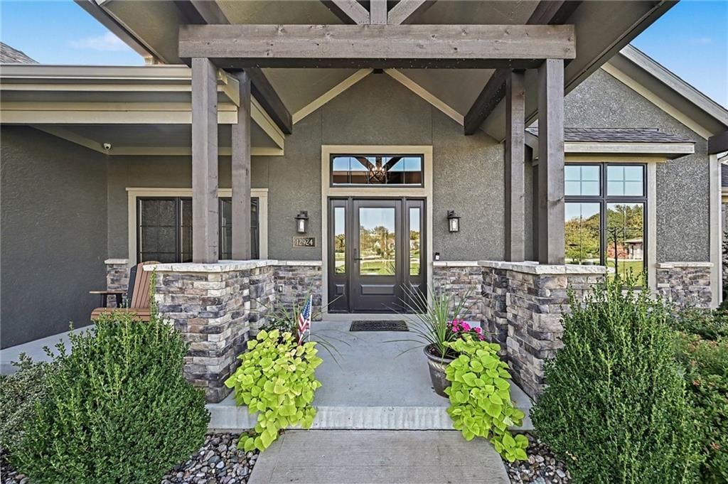 Covered front porch at 12924 Jacob Lane, Kearney, MO 64060
