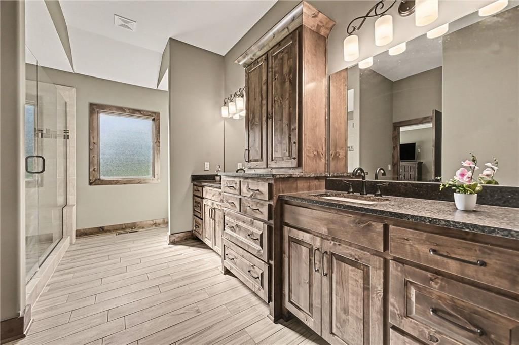 Photo 26 of 57 - 12924 Jacob Lane, Kearney, MO 64060