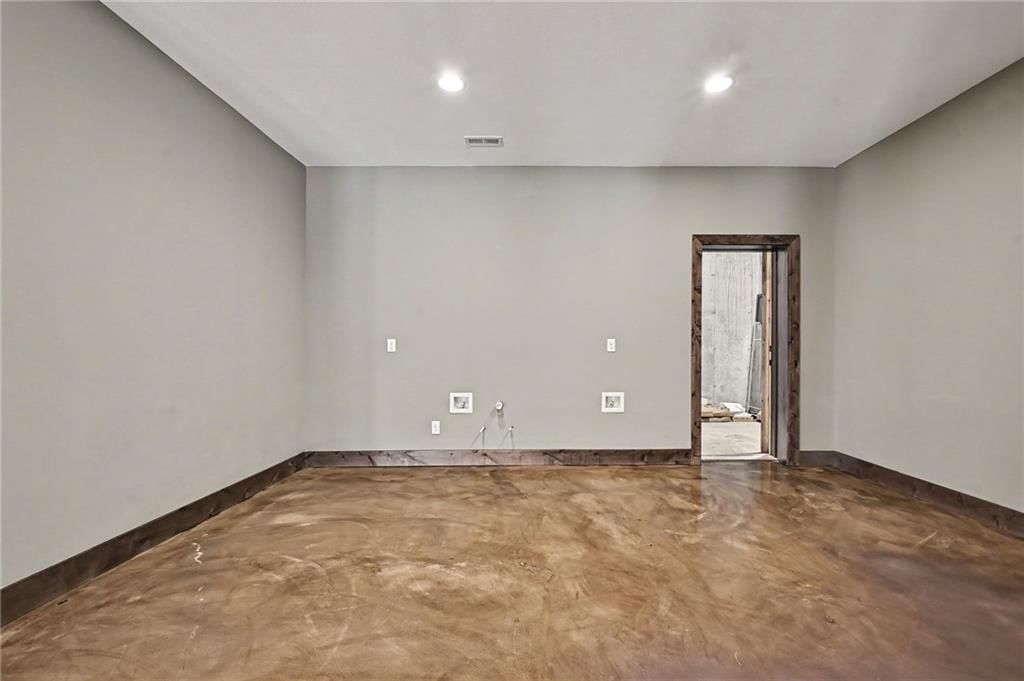 Carpet at 12924 Jacob Lane, Kearney, MO 64060
