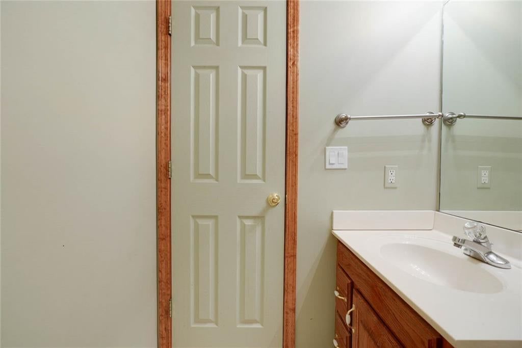 Photo 29 of 41 - 716 SW Brome Drive, Grain Valley, MO 64029