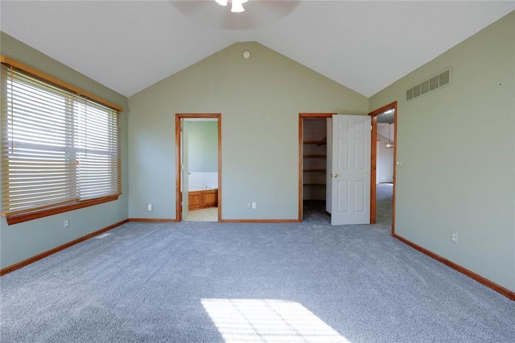 Photo 18 of 41 - 716 SW Brome Drive, Grain Valley, MO 64029