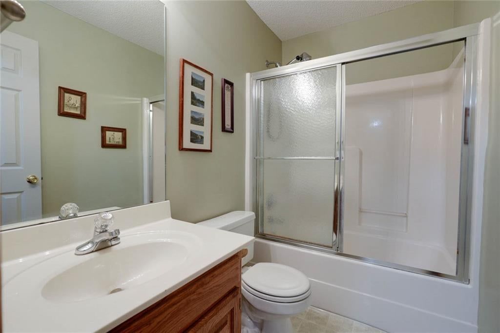 Photo 28 of 41 - 716 SW Brome Drive, Grain Valley, MO 64029