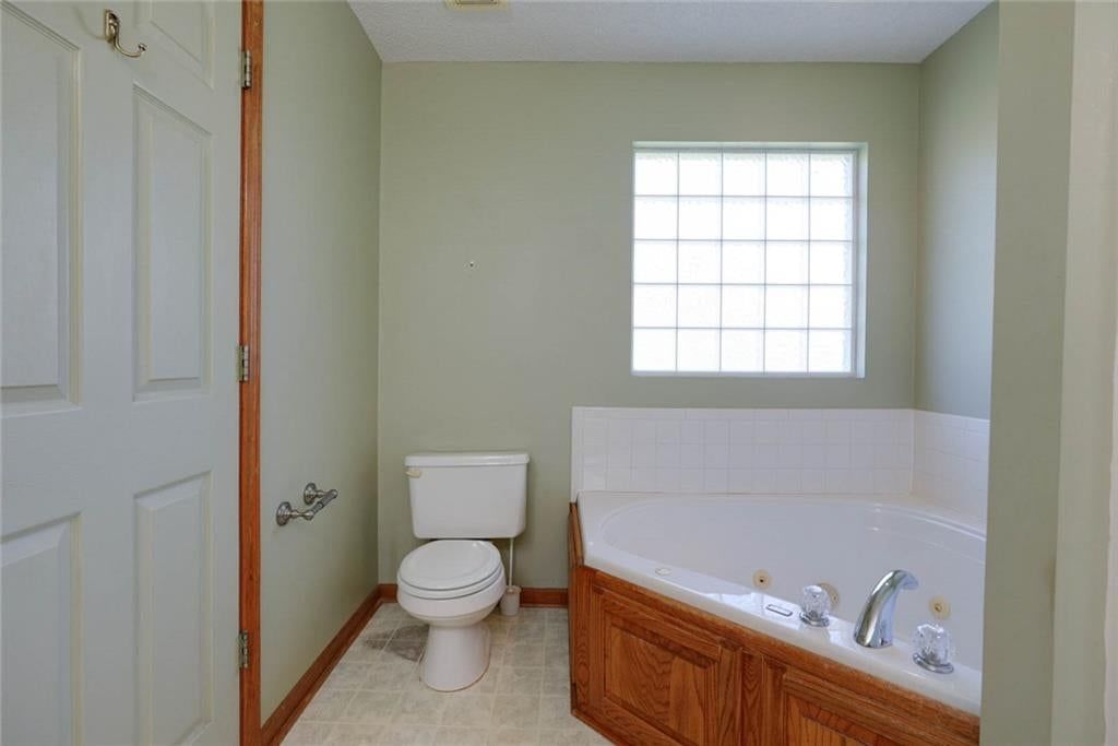 Photo 20 of 41 - 716 SW Brome Drive, Grain Valley, MO 64029