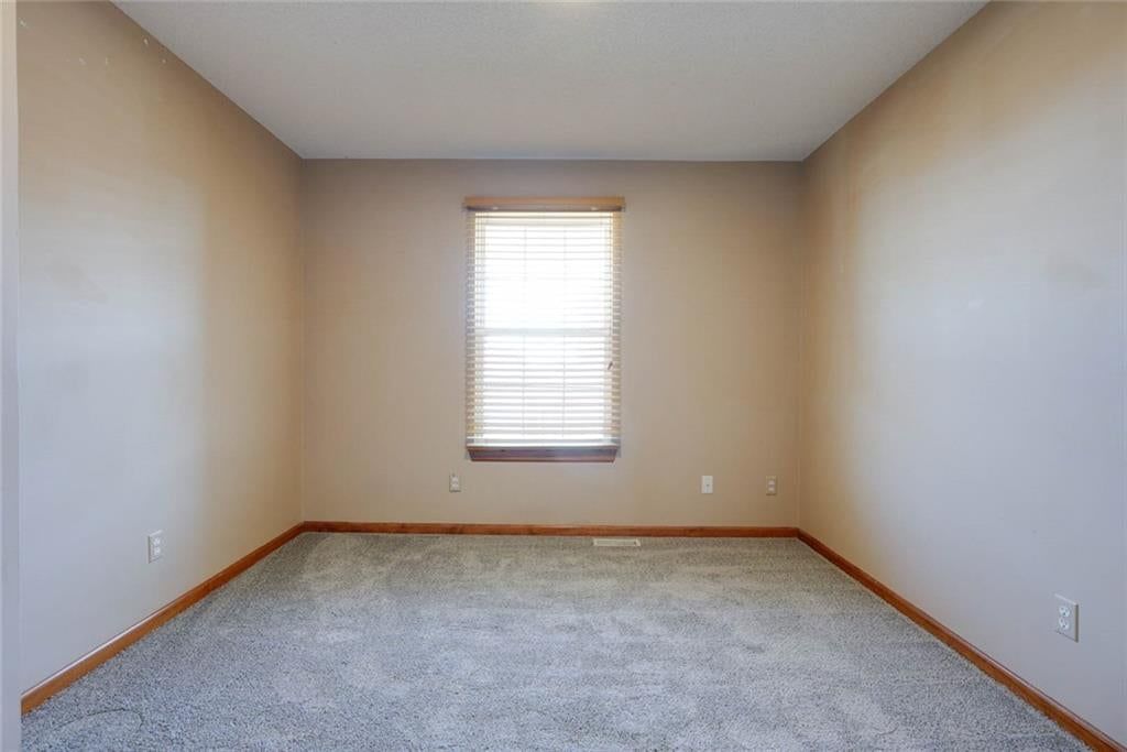 Photo 24 of 41 - 716 SW Brome Drive, Grain Valley, MO 64029