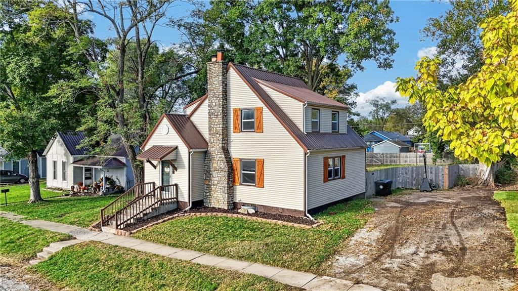 219 S FRONT Street, Pleasant Hill, MO: listing photo 3