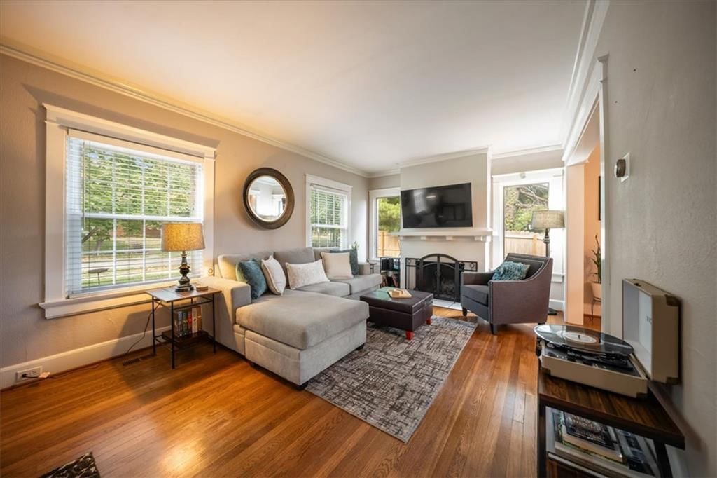 407 GREENWAY Terrace, Kansas City, MO: listing photo 2
