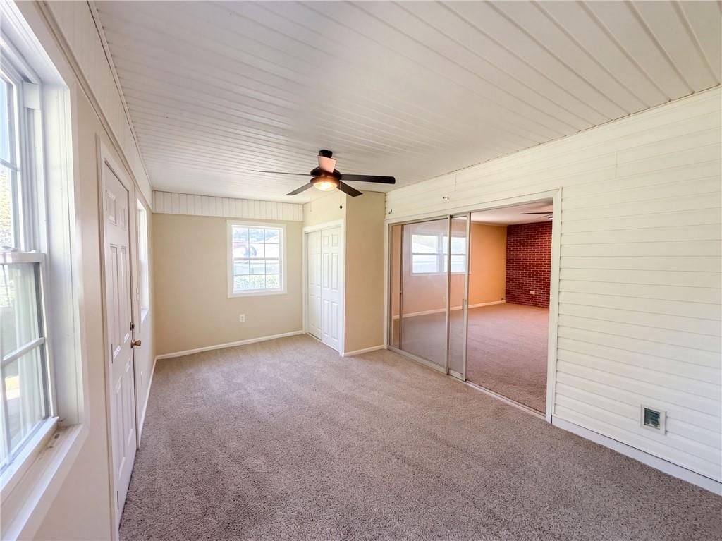 Photo 11 of 21 - 602 W 101st Street, Kansas City, MO 64114