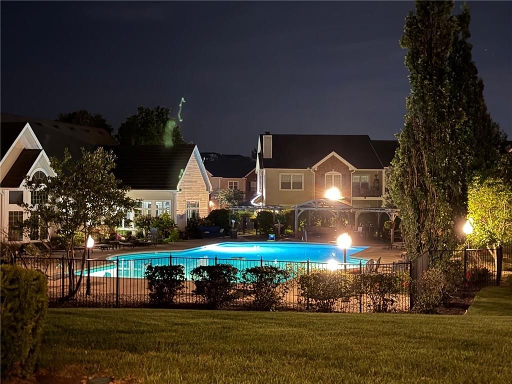 Photo 26 of 28 - 11604 Tomahawk Creek Parkway #A, Leawood, KS 66211