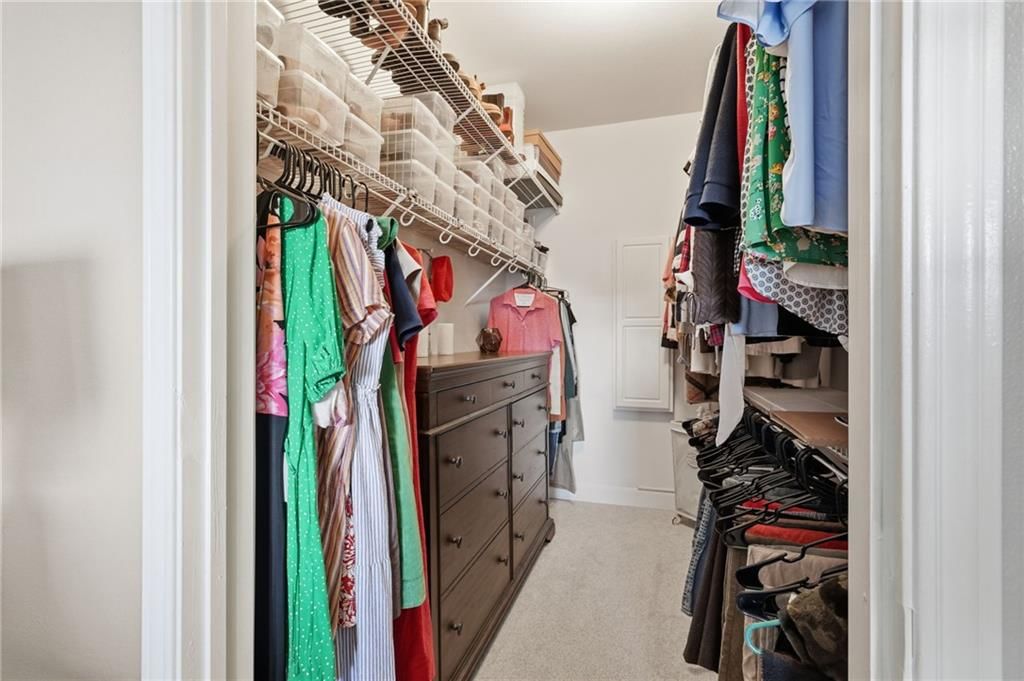 Photo 16 of 28 - 11604 Tomahawk Creek Parkway #A, Leawood, KS 66211