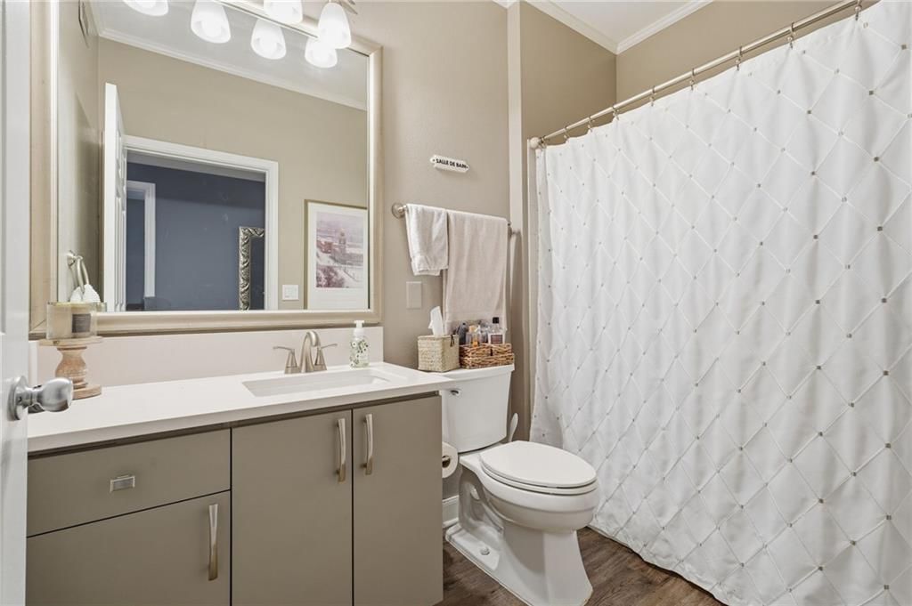 Photo 20 of 28 - 11604 Tomahawk Creek Parkway #A, Leawood, KS 66211