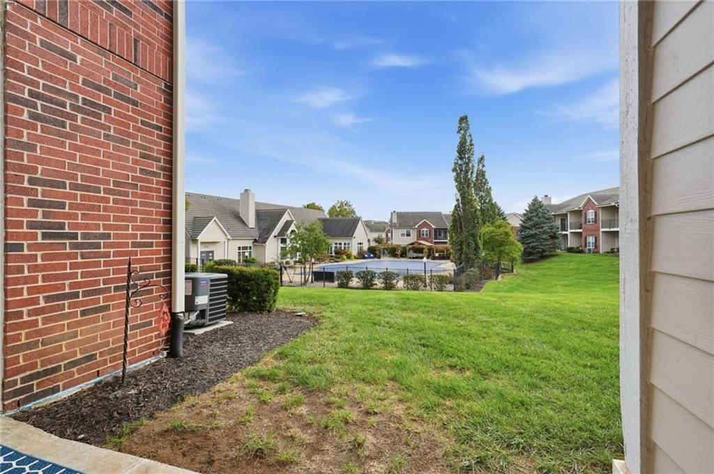 Photo 24 of 28 - 11604 Tomahawk Creek Parkway #A, Leawood, KS 66211