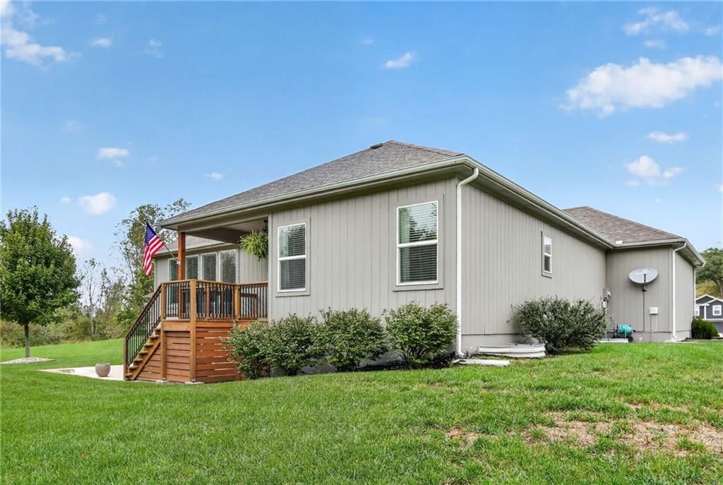 Concrete patio at 21421 E 32nd Terrace S, Independence, MO 64057