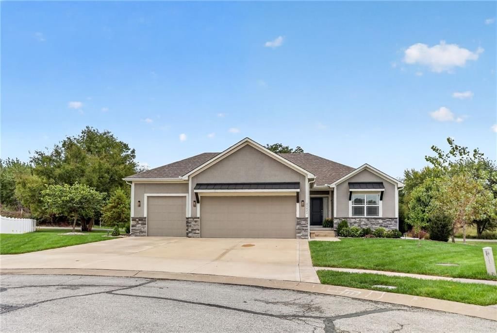 Corner lot at 21421 E 32nd Terrace S, Independence, MO 64057
