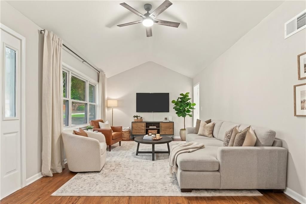 10131 E 79th Terrace, Raytown, MO: listing photo 3