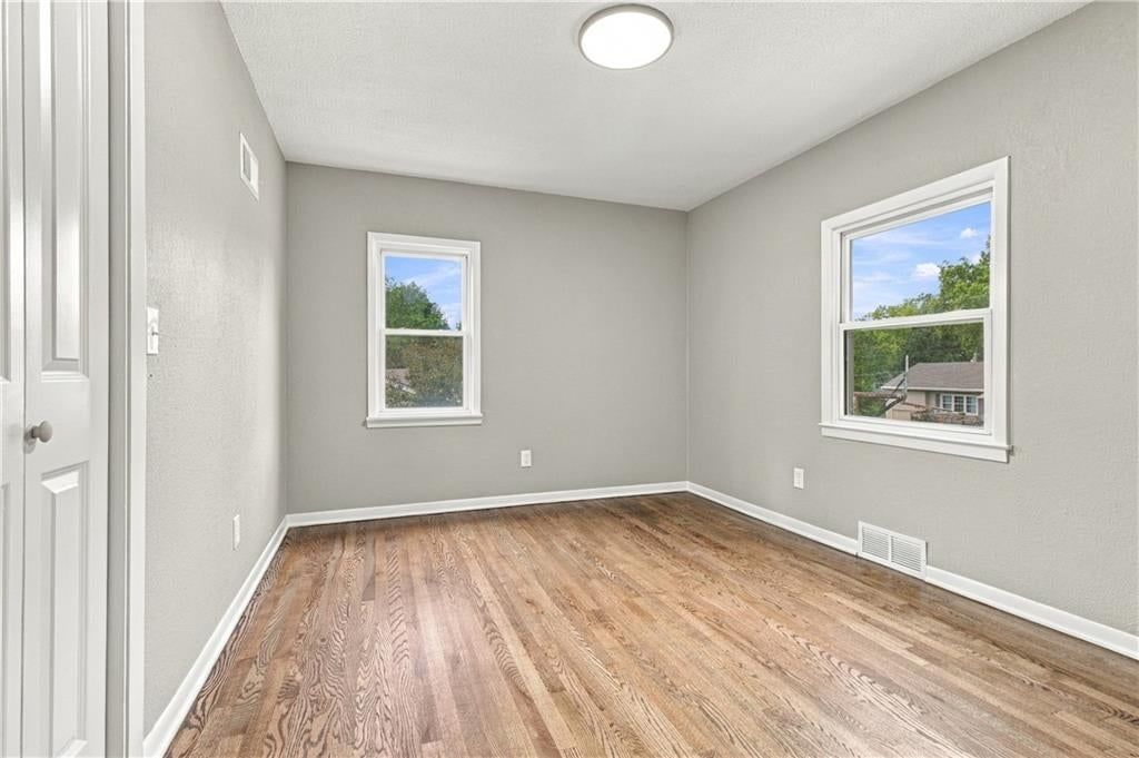 Photo 10 of 24 - 10131 E 79th Terrace, Raytown, MO 64138