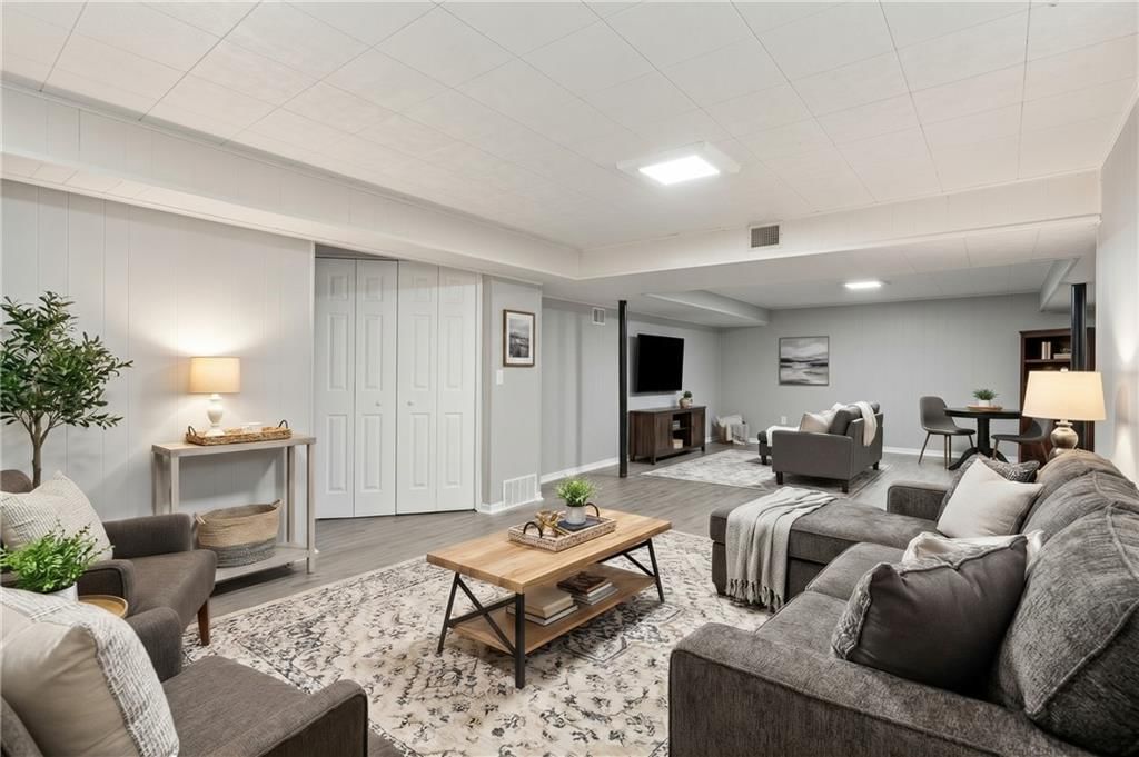 Photo 15 of 24 - 10131 E 79th Terrace, Raytown, MO 64138