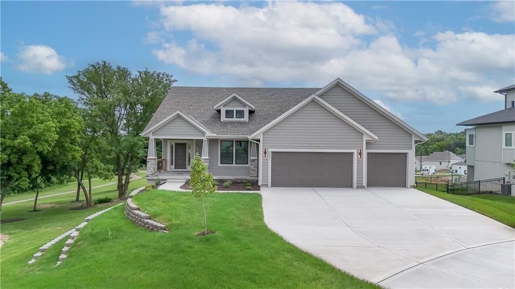 23811 W 59th Terrace, Shawnee, KS