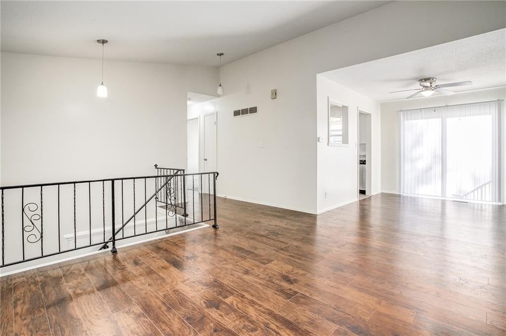 Photo 10 of 34 - 607 NE Lynn Street, Lee's Summit, MO 64063