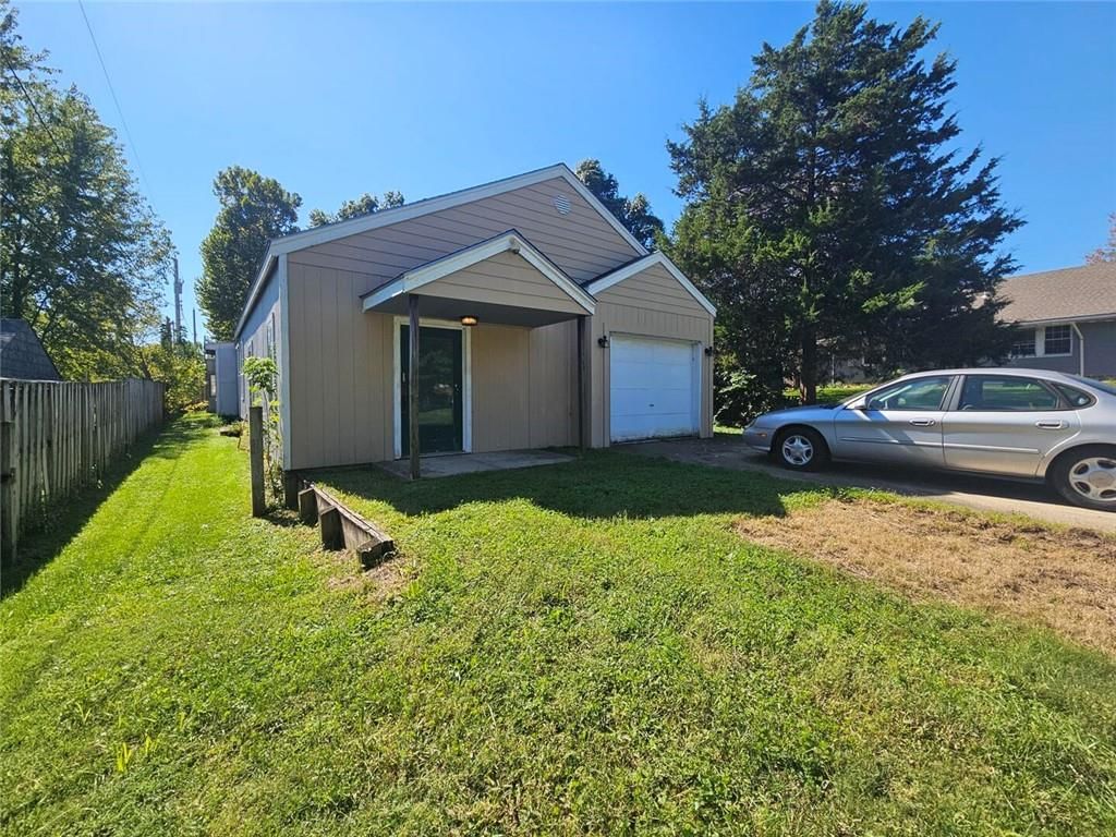 11303 E Sheley Road, Independence, MO: listing photo 3